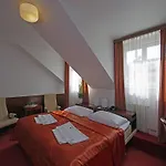 Slavia 호텔 4*