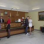 Отель Slavia