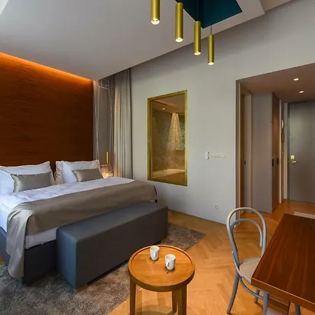 ホテル Slavia 4*