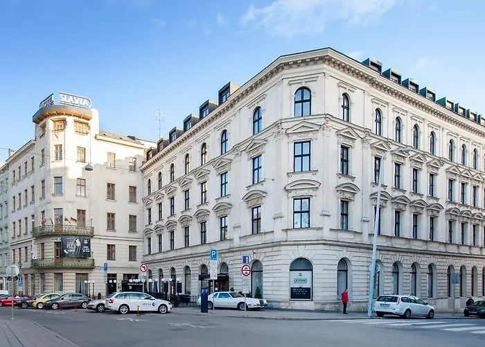 Slavia Hotell 4*