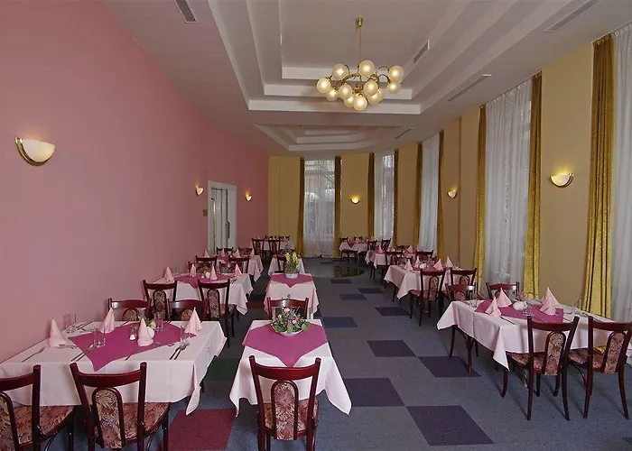 Slavia Hotell 4*