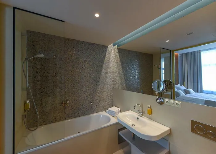 Slavia Hotell 4*